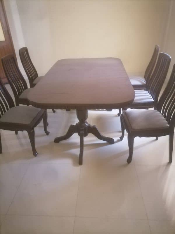 table with 6 chairs 0