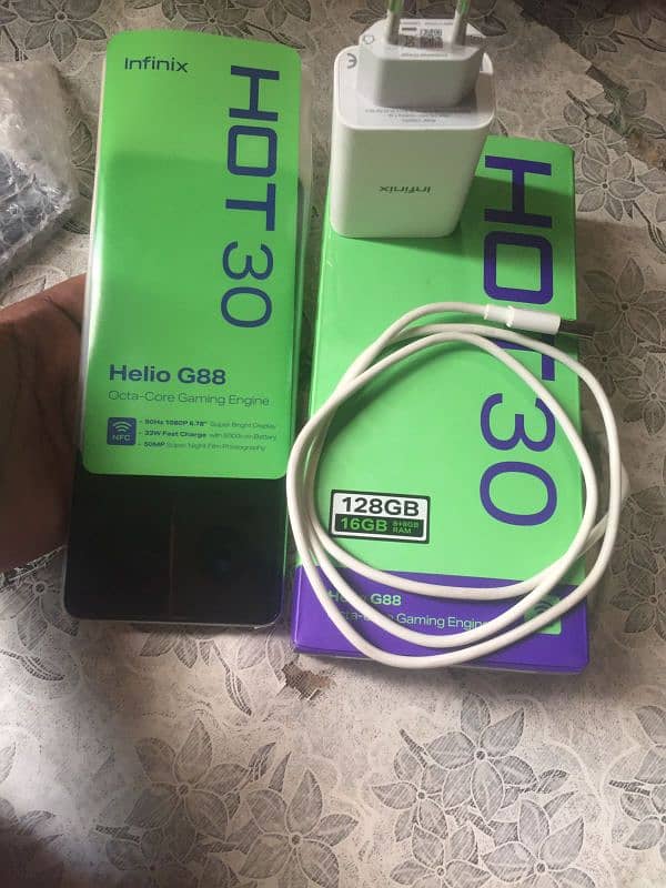 Infinix Hot 30 16+128 2