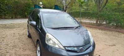 Honda Fit shuttle 2012