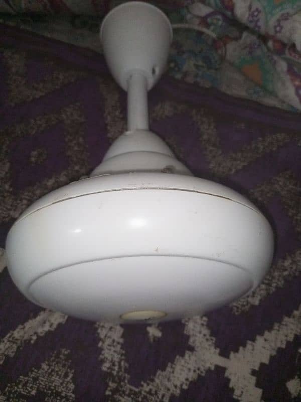 Ceiling Fan available for sale in excellent condition 2