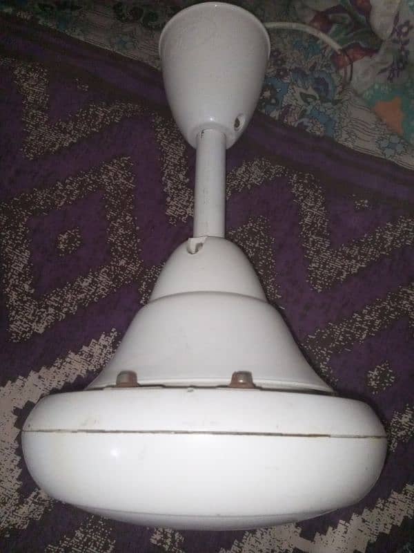 Ceiling Fan available for sale in excellent condition 3