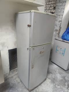 Medium Refrigerator