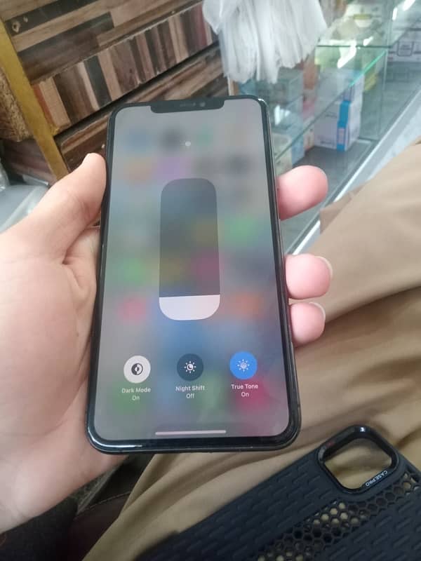 iphone 11 pro max 1