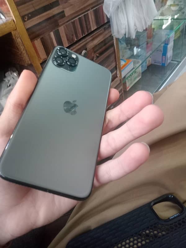 iphone 11 pro max 2