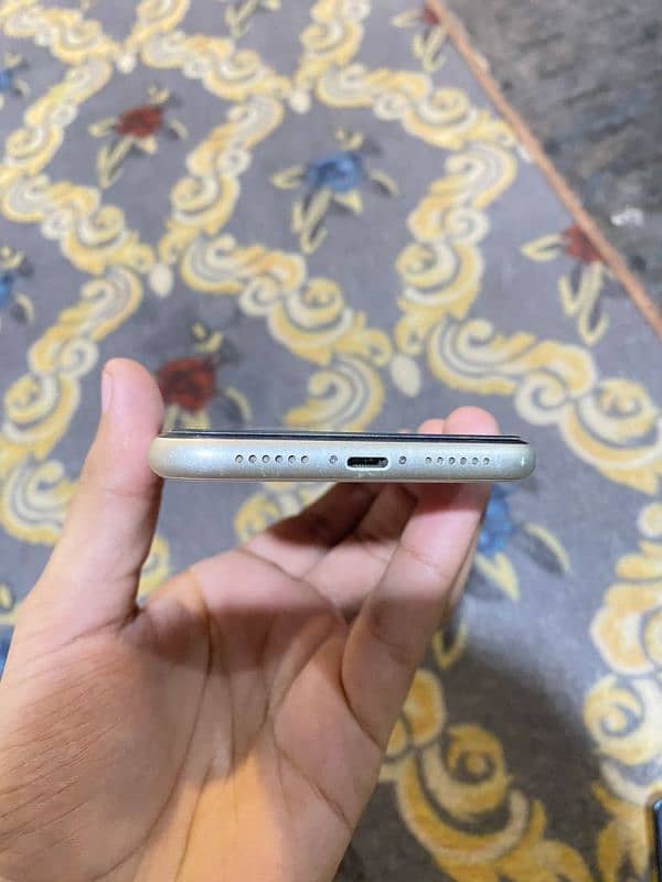 Iphone 11 NON PTA 4