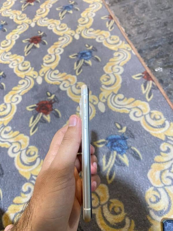 Iphone 11 NON PTA 5