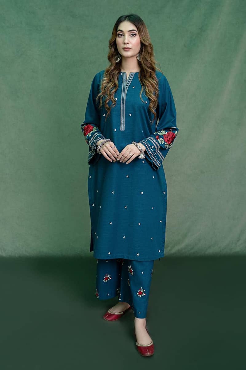 Classic Embroidered Lawn 2PC Suit – Premium Summer Outfit 5