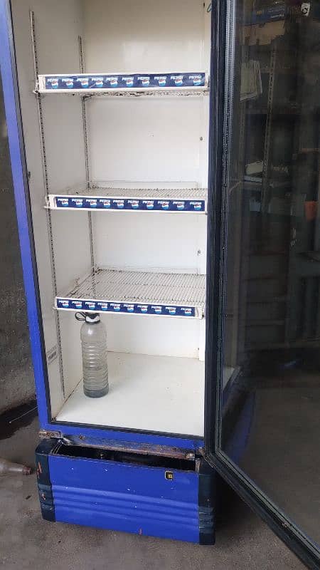 Chiller Pepsi fridge for sale 0