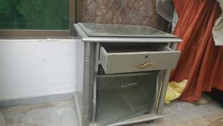 Silver colour TV troly in good condition