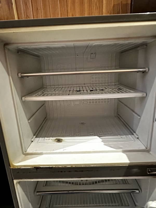 dawlance fridge 1