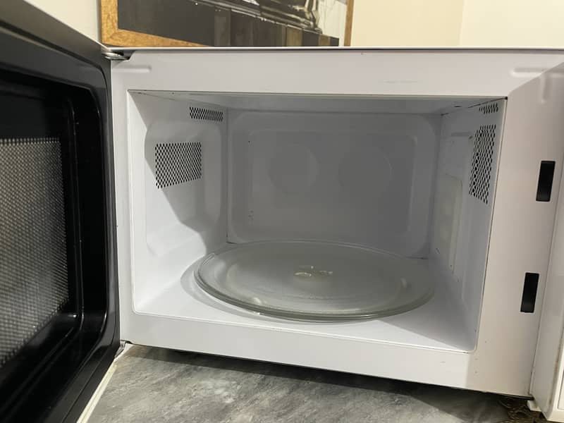 Dawlance Microwave Oven DW-631CL 1