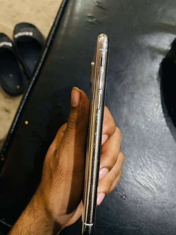 iphone x pta approved all ok 64gb white colour 0