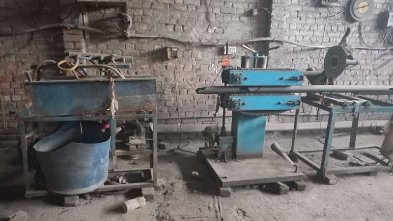 PVC PIPE MAKING DAI . . . CONWEAIR AND PIPE CUTTER FORE SALE 11