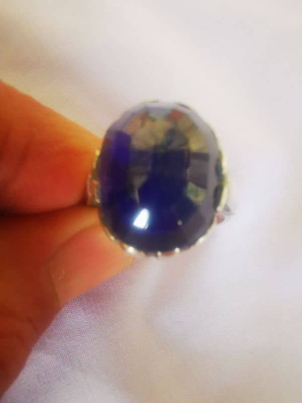 Precious sapphire stone in silver ring 1