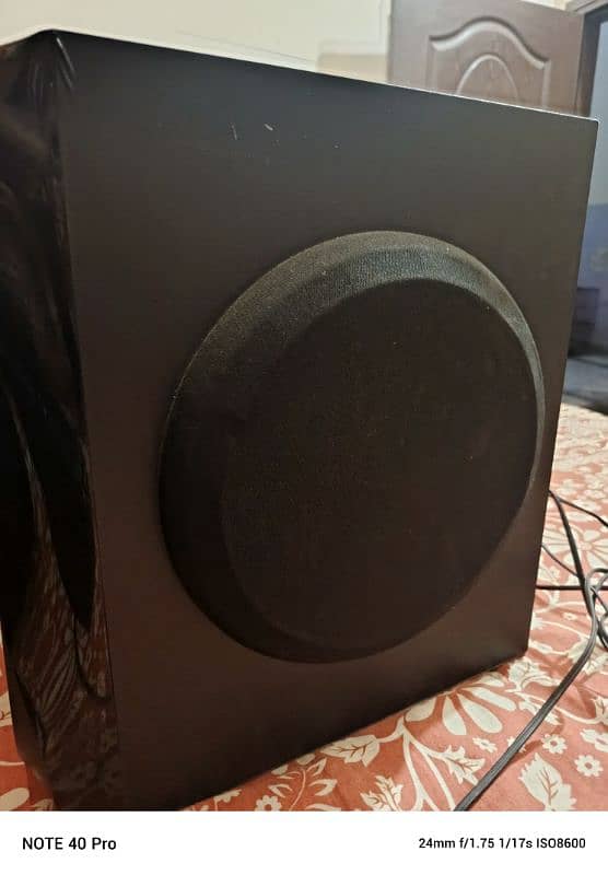 Audionic rainbow r30 for urgent sale good condition 1