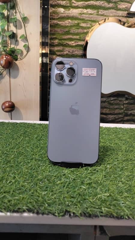 iPhone 15 Pro Max 256 GB 2