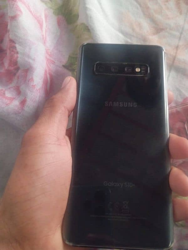 Samesung S10+ for sale. . . 10/10 Condition. . water pack. 8/128 non pta 1