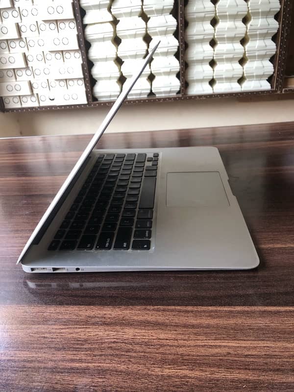 Macbook Air 2015 8/128 SSD with graphics card 3