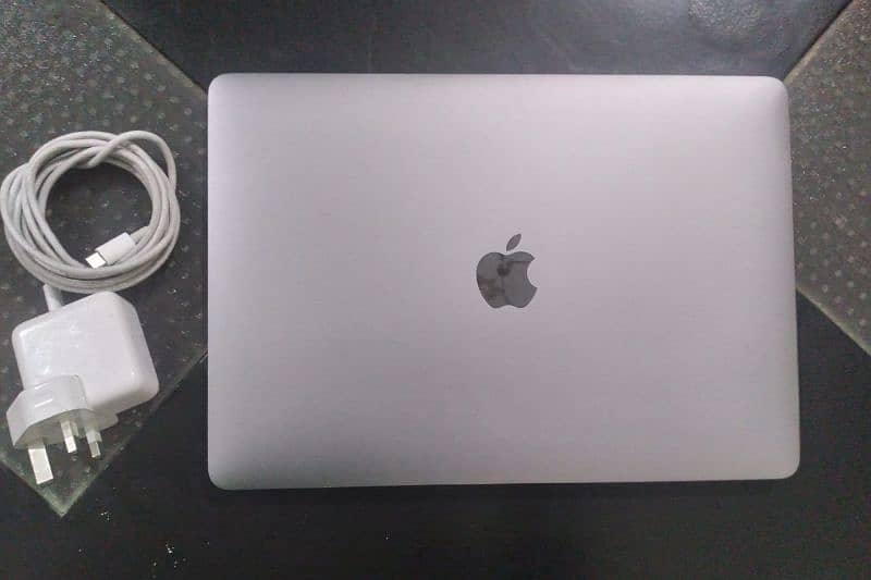 i7 i9 M1 M2 M3 Apple MacBook available 0