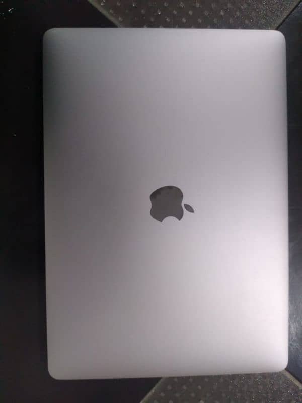 i7 i9 M1 M2 M3 Apple MacBook available 1