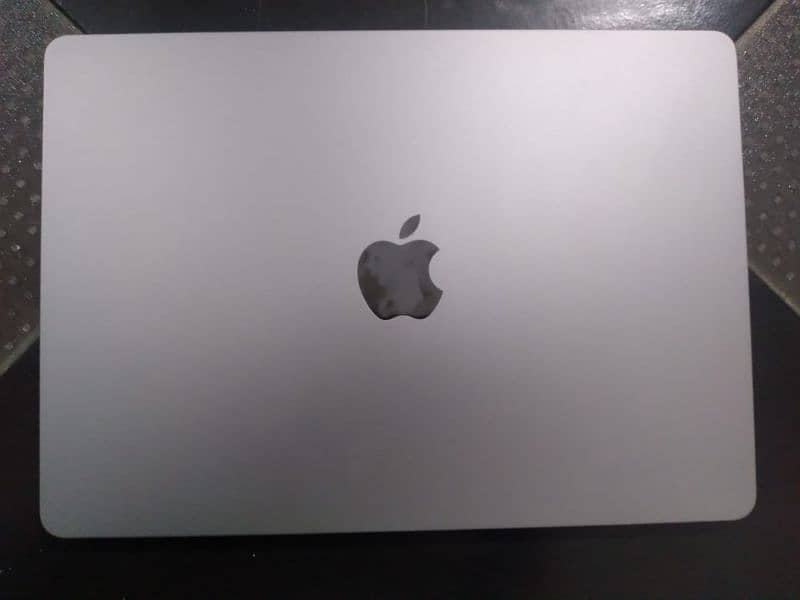 i7 i9 M1 M2 M3 Apple MacBook available 2