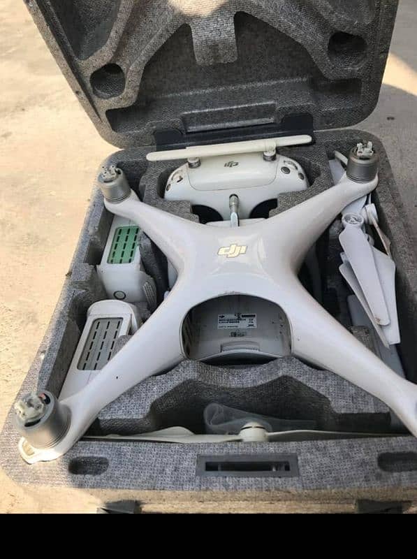 DJI PHANTOM 4 PRO DRONE WITH 2 BATTERIES urgent sale exchange possible 4