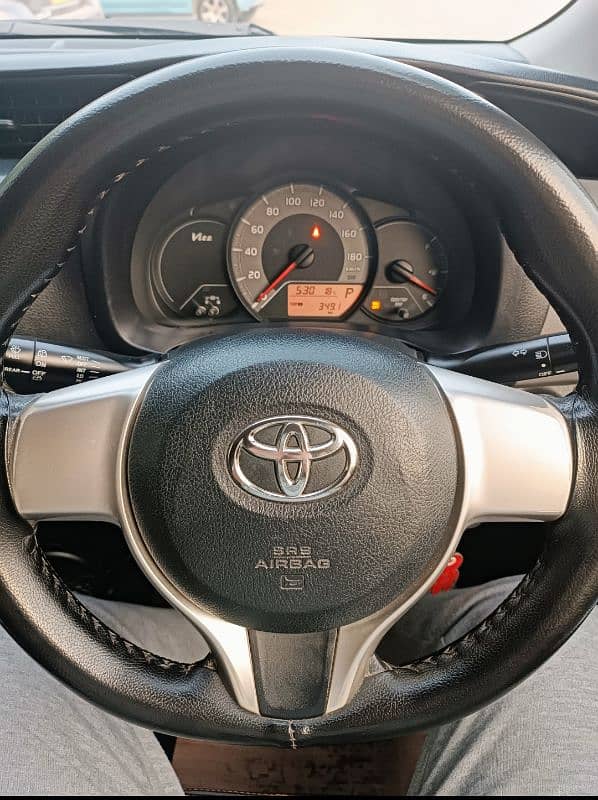 Toyota Vitz 2015 11