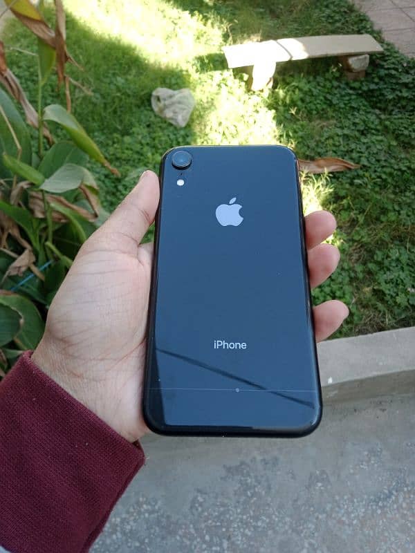 iPhone xr jv 64gb good condition 1