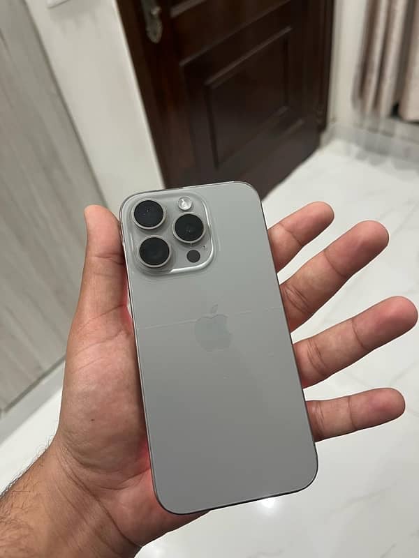 iphone 15 pro natural taitanium 8