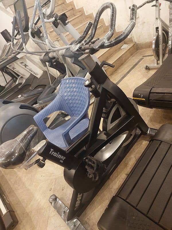 Treadmill / Running Machine / walking machine / jogging machine / Gym 16