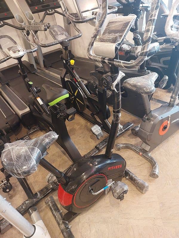 Treadmill / Running Machine / walking machine / jogging machine / Gym 18