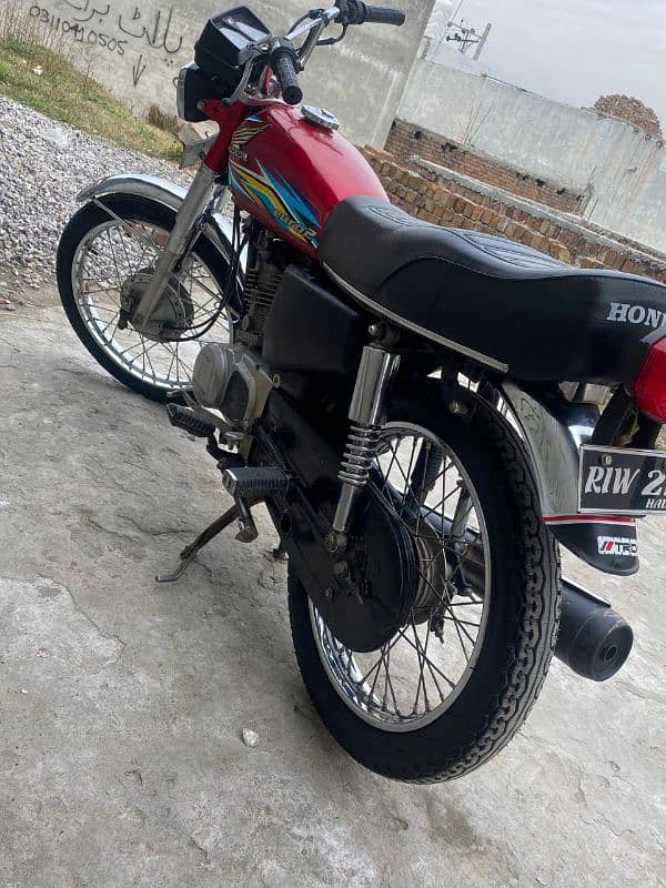 Honda 125 for sale 18 model pindi number (03145813937) 1