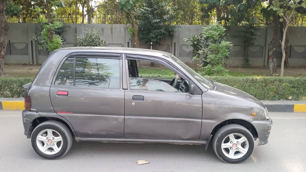 Daihatsu Cuore 2010 3