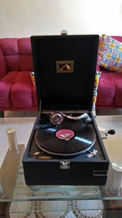 His Master Voice company Record player