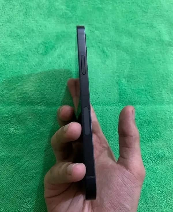 Apple iPhone 12 LLA Model JV 64GB Blaclk 2