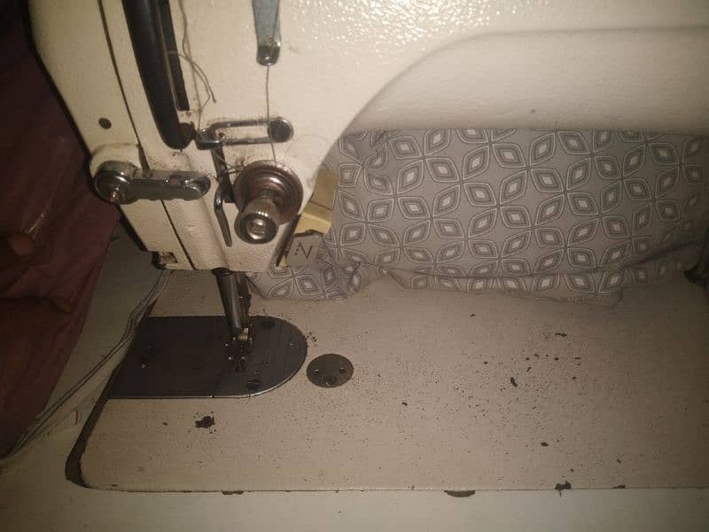 2 sewing machin sel 1 auto,1 manual oragi town 4