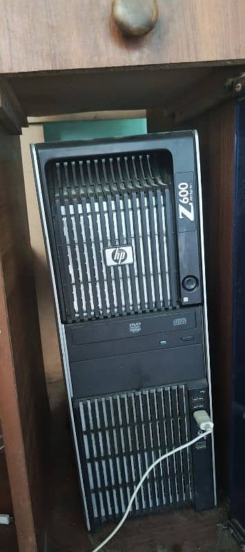 HP Z600 0