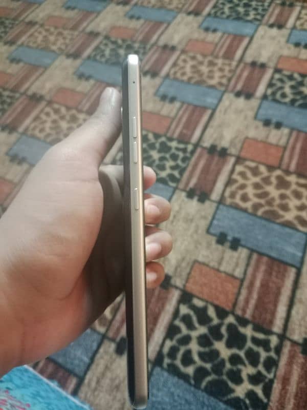 Lg V60 thinq 5g 10/10 condition dual SIM approved 2