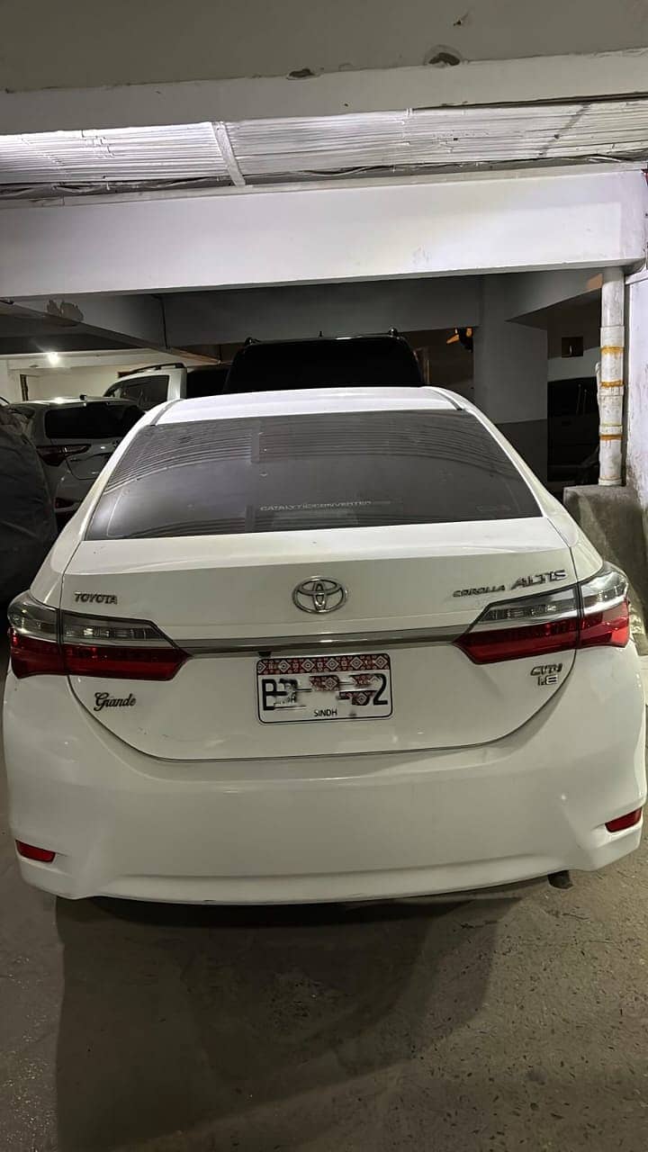 Toyota Corolla Grande 2017 4