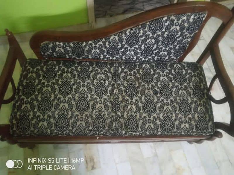 to sell a sofa set 1