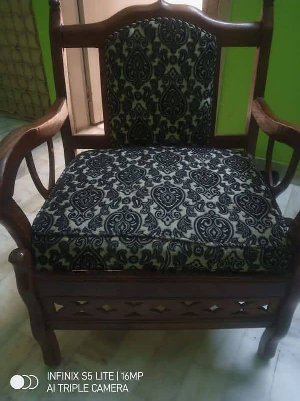 to sell a sofa set 3