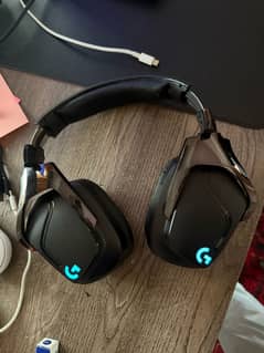 G935 Wireless 7.1 Surround Sound LIGHTSYNC Gaming Headset