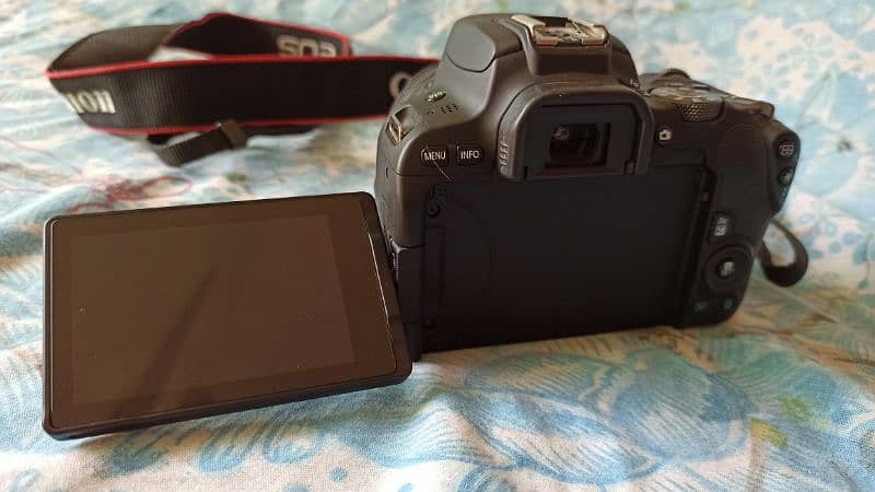 canon 200D like new 4