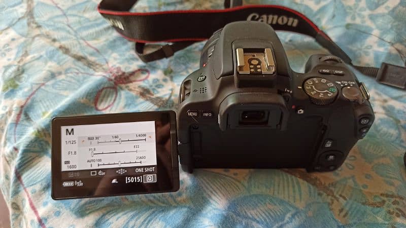 canon 200D like new 6