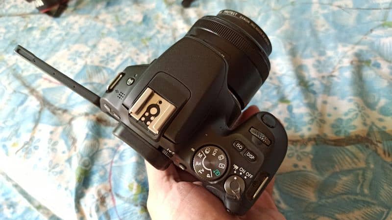 canon 200D like new 14