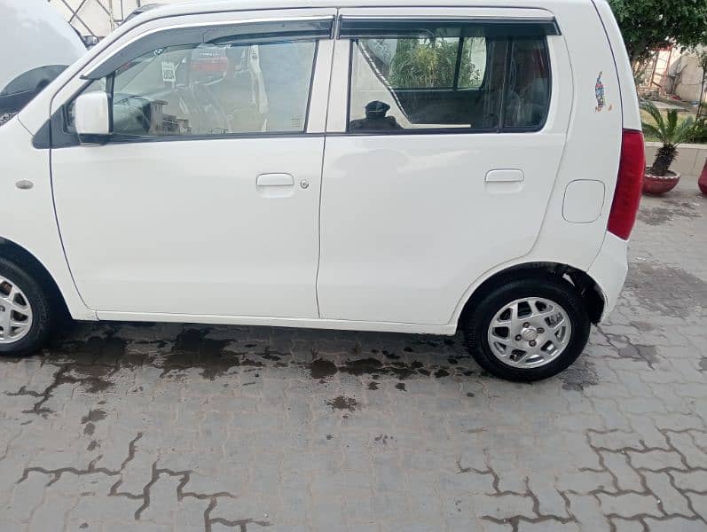 Suzuki Wagon R 2018 1