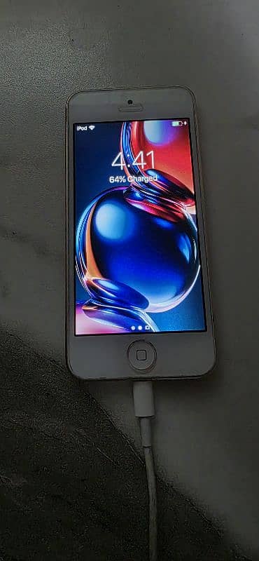 Ipod 6th Generation 32GB Gold 1