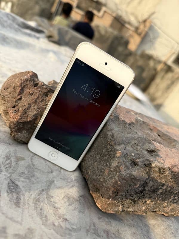Ipod 6th Generation 32GB Gold 4