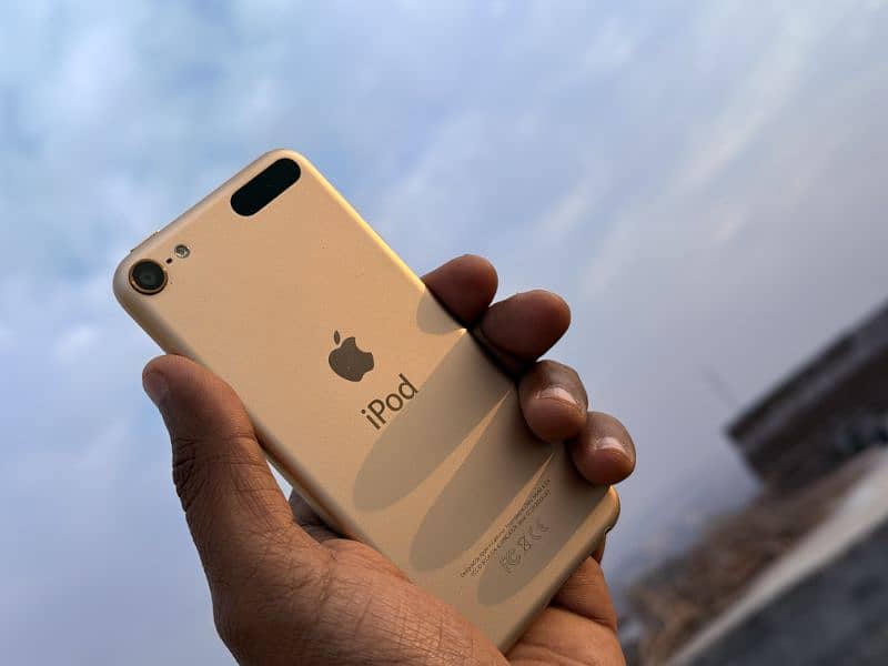 Ipod 6th Generation 32GB Gold 6