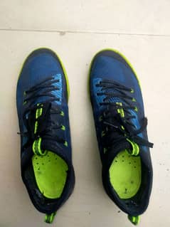 football shoes uk9